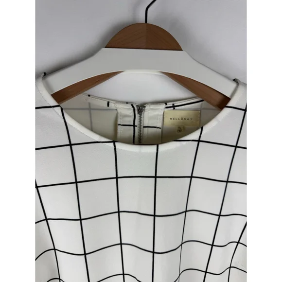 Women's MELLODAY Grid Print Top Off-White/Black Size XL - Picture 2 of 6